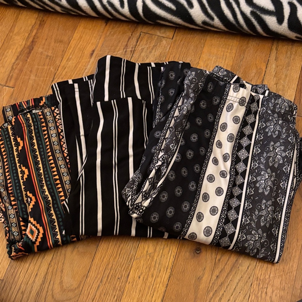 Bundle of 3 M Yoga flare leggings (“forbidden pants”)